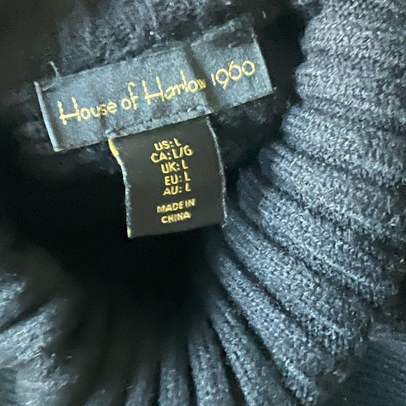 House of Harlow Cropped Turtleneck Sweater - Picture 3 of 3